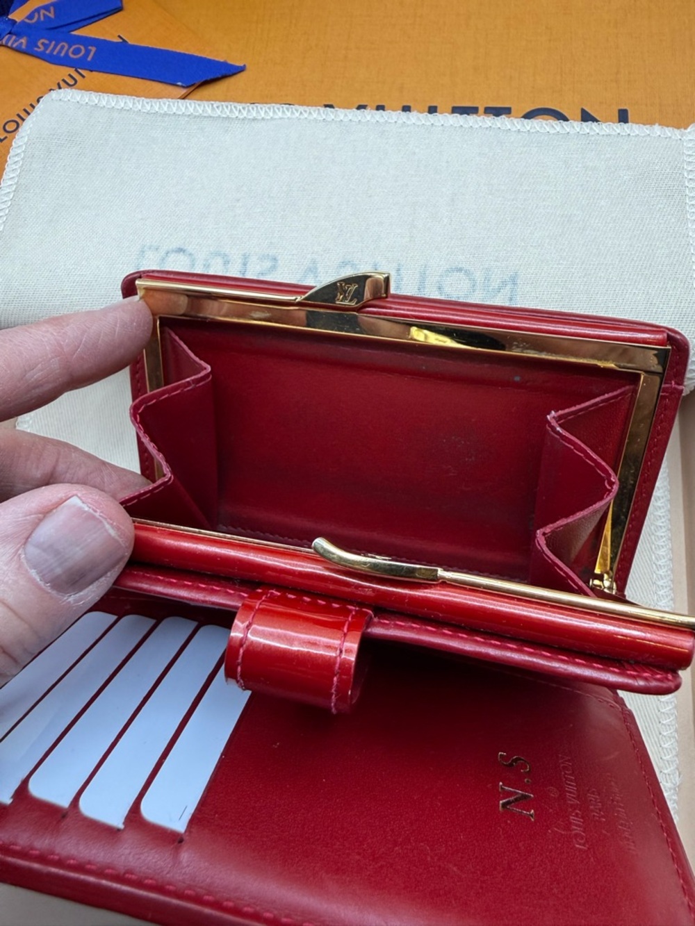 Louis Vuitton Red Vernis Monogram Patent Leather Wallet - Picture 7 of 12